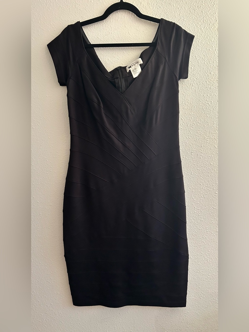 Tadashi Shoji Black Cap-Sleeve Bandage Mini Dress